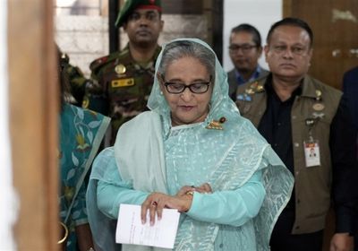 بنغلاديش تقرر تجميد أصول رئيسة الوزراء المخلوعة وأسرتها