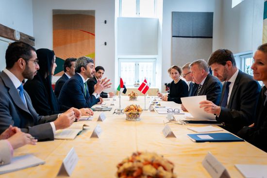 عبدالله بن زايد يلتقي وزير خارجية الدنمارك في كوبنهاغن