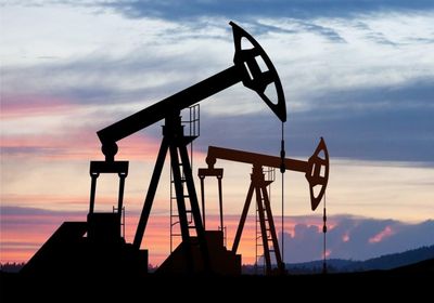 مخاوف من تباطؤ الطلب العالمي تهوي بأسعار النفط