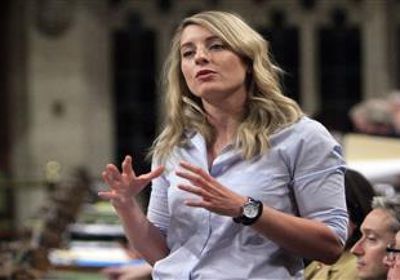 وزيرة خارجية كندا لنظيرها الأمريكي: سيادتنا غير مطروحة للتفاوض