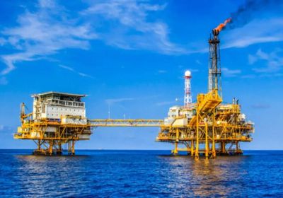    ارتفاع منصات التنقيب عن النفط وتراجع الغاز الطبيعي