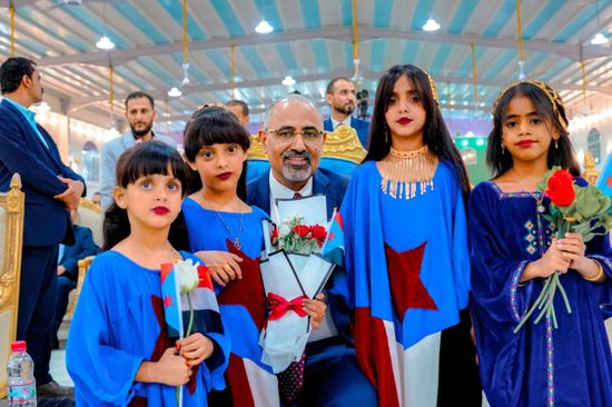 سعار أبواق الإرهاب من جولات الرئيس الزُبيدي