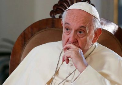 الفاتيكان: البابا فرنسيس سيبقى بالمستشفى