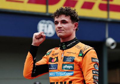 نوريس سائق مكلارين يفوز بسباق جائزة أستراليا الكبرى لفورمولا 1