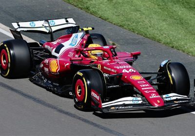 هاميلتون يخفق في أول ظهور له مع فيراري في أستراليا