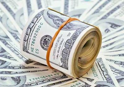 الدولار يقفز بعد استقرار تضخم أسعار المنتجين