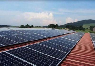 الطاقة الشمسية تتصدر توليد الكهرباء في الولايات المتحدة