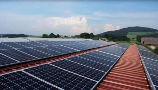 الطاقة الشمسية تتصدر توليد الكهرباء في الولايات المتحدة