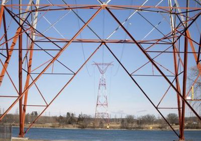 كندا تهدد أمريكا بوقف تصدير الكهرباء بحال ركود اقتصادي