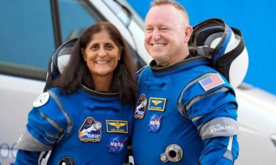رائدان من ناسا يعودان إلى الأرض بعد إقامة طويلة في الفضاء