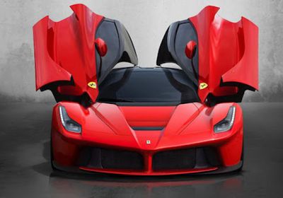 "فيراري" تجذب الشباب وتستعد لإطلاق سيارتها الكهربائية الأولى