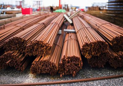 الحديد يتراجع وسط مخاوف من تباطؤ الطلب الصيني