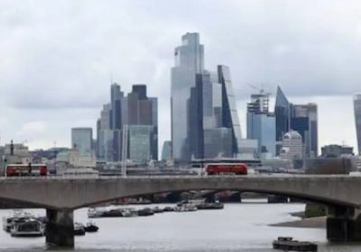 بريطانيا تسعى لإنعاش الاقتصاد بخفض البيروقراطية