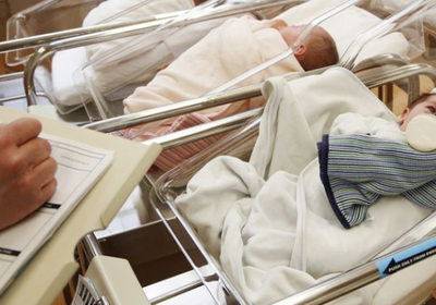 تراجع معدلات المواليد في أمريكا 2%