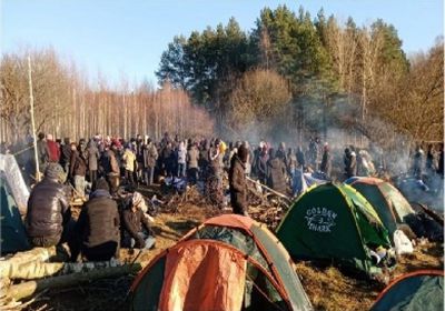 بولندا تعلق اللجوء للوافدين إليها عبر بيلاروسيا