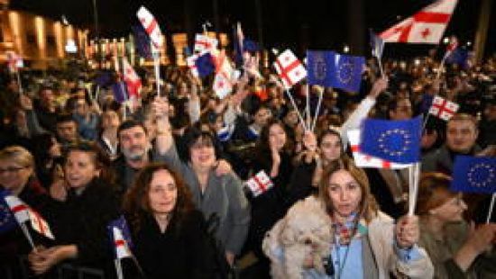 جورجيا تقمع التظاهرات المؤيدة للاتحاد الأوروبي بغرامات باهظة