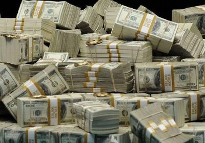 الديون العالمية تتجاوز 100 تريليون دولار في 2024