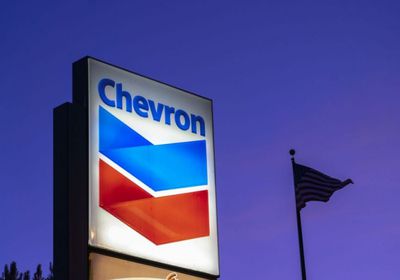 واشنطن تدرس السماح لـ"شيفرون" بمواصلة العمل في فنزويلا