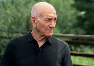 أولمرت: نتنياهو مستعد للتضحية بكل شيء لأجل بقائه في السلطة