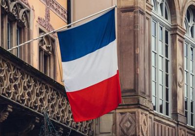 فرنسا ترفض التدخل الأمريكي في سياسات إدماج الشركات