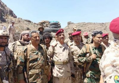 بقيادة البيشي.. وفد عسكري جنوبي يتفقد جبهة الضالع