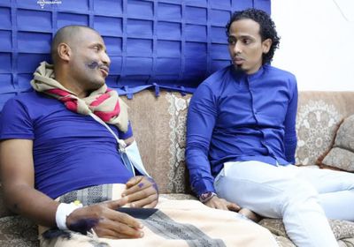 السقاف يكرم عامل نظافة على موقفه في برنامج "فينا الخير"