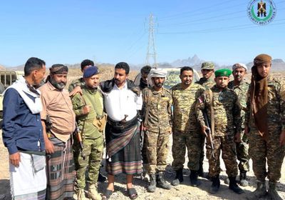 قائد حزام الصبيحة يزور الجنود المرابطين في قطاع كرش