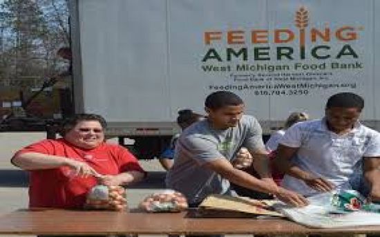 تخفيضات التمويل الفيدرالي الأمريكي تؤثر على برامج الغذاء