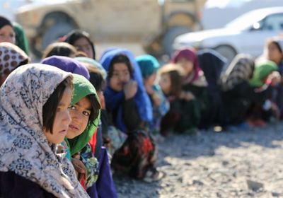 السلطات الباكستانية تبدأ حملة لترحيل مليون لاجئ أفغاني بالقوة