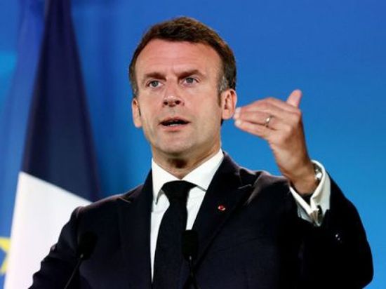 ماكرون يدعو الشركات الأوروبية لوقف الاستثمارات في أمريكا