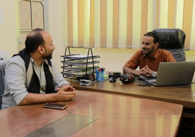 نائب مأمور الشحر يتفقد الانضباط الوظيفي بالمرافق الخدمية