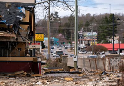 مصرع 15 شخصا جراء العواصف والأعاصير في الولايات المتحدة