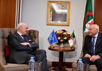 وزير الخارجية الجزائري يستقبل مبعوث الأمين العام للأمم المتحدة