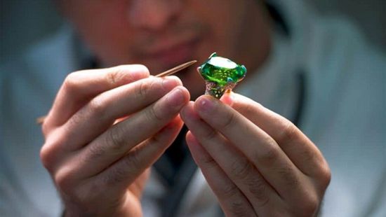 صناعة المجوهرات الهندية تواجه صعوبات تصديرية