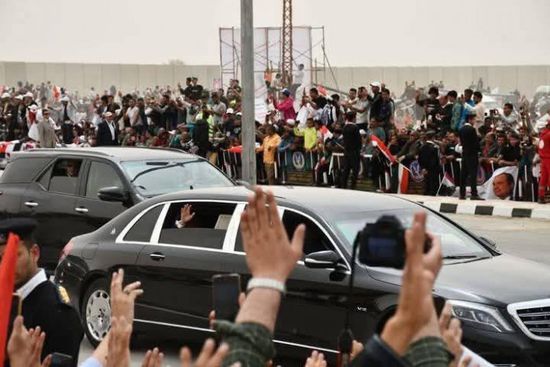 استقبال شعبي منقطع النظير للسيسي وماكرون في العريش (صور)