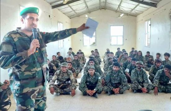 التوجيه المعنوي بحزام أبين يطلق برنامجا توعويا للجنود