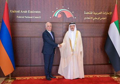 صقر غباش يستقبل رئيس أرمينيا في أبوظبي