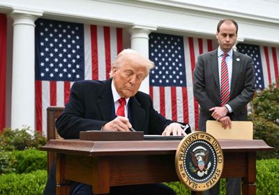 ترامب يعلن فرض رسوم جمركية على واردات الأدوية