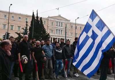 إضرابات في اليونان تعطل حركة السفن والطائرات والقطارات