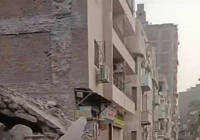 انهيار عقار بمحافظة أسيوط في جنوب مصر