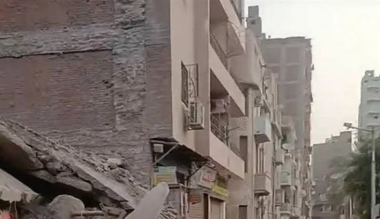 انهيار عقار بمحافظة أسيوط في جنوب مصر