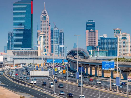 تباطؤ نمو القطاع الخاص غير النفطي في الإمارات