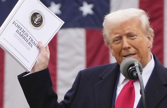 ترامب يعلن تعليق الرسوم الجمركية لمدة 90 يوماً