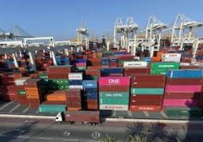 تجارة أبوظبي الخارجية غير النفطية تقفز 38% في يناير