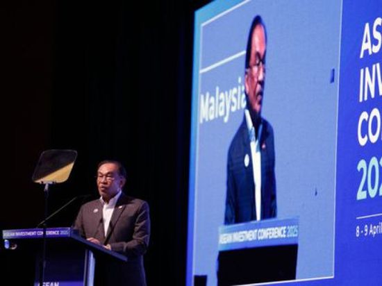 ماليزيا تدعو دول الآسيان للتكاتف ضد رسوم ترامب الجمركية