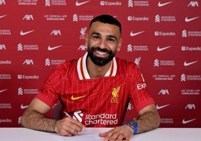 المصري صلاح يمدد عقده مع ليفربول