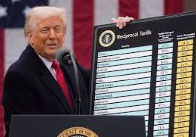 انخفاض العجز المالي للحكومة الأمريكية بأكثر من 32% في مارس