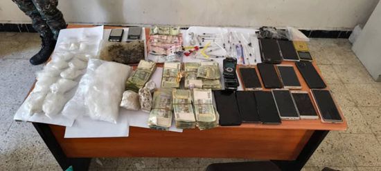 مداهمة أمنية في روكب وضبط 4 من مروجي المخدرات