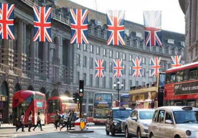 نمو الاقتصاد البريطاني يفوق التوقعات في فبراير