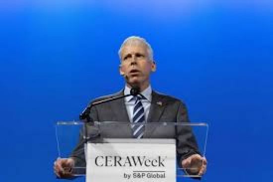 وزير الطاقة الأمريكي: قادرون على وقف صادرات إيران النفطية